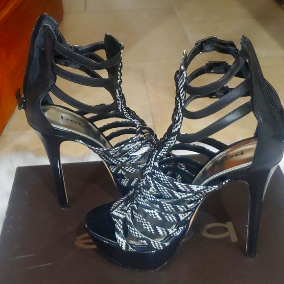 Strappy high heel platform sandals.. - Picture 2 of 3